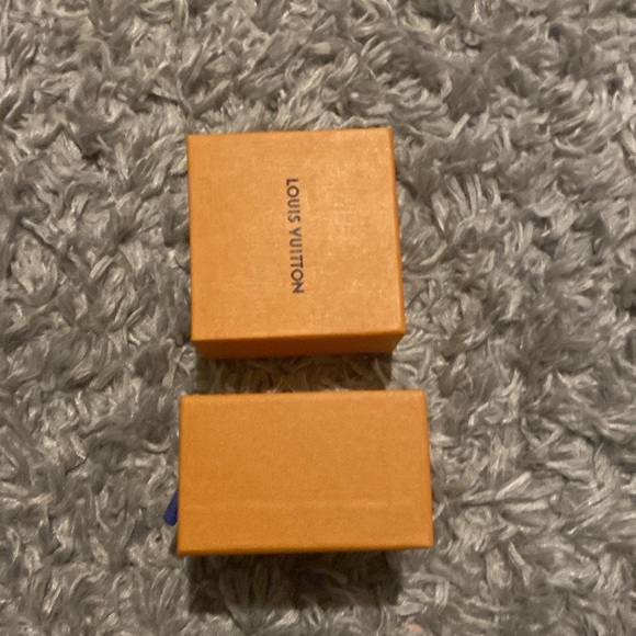 Louis Vuitton Empty Accessory box - Picture 2 of 3